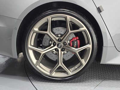 صورة 6 لـ 2025 AUDI RS6