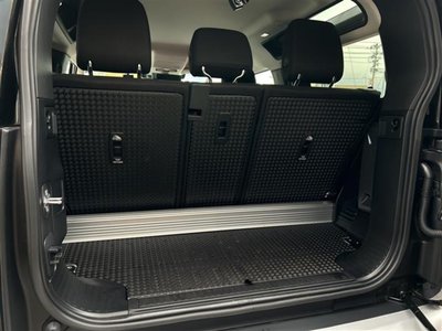 LAND ROVER DEFENDER - 8