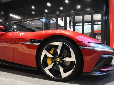 FERRARI 12 CILINDRI - 8