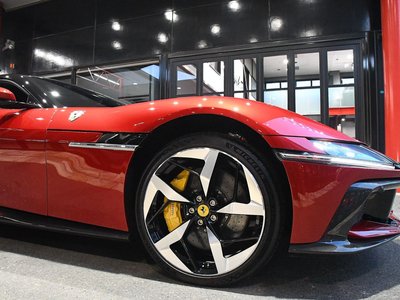 FERRARI 12 CILINDRI - 9