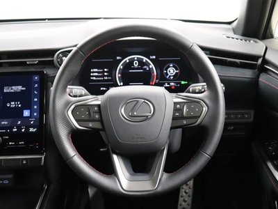 صورة 5 لـ 2025 Lexus LBX