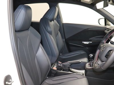 2025 Lexus LBX — миниатюра 19