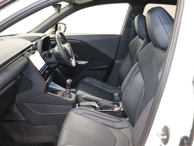 2025 Lexus LBX — миниатюра 21