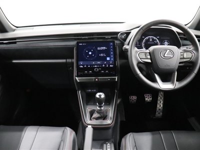 صورة 4 لـ 2025 Lexus LBX