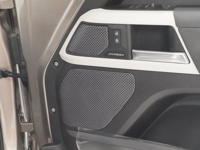 LAND ROVER DEFENDER - 6