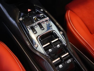 صورة مصغرة 33 لـ 2025 Ferrari SF90 SPIDER