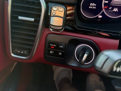 PORSCHE CAYENNE - 10