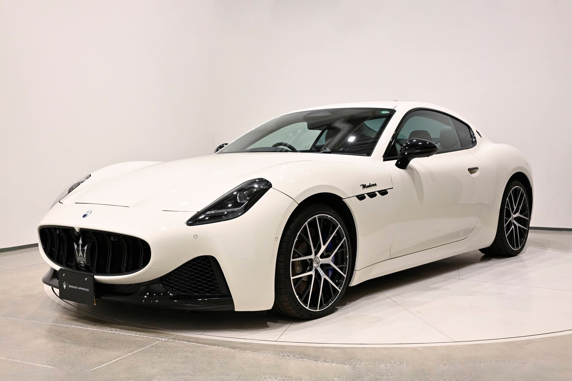 MASERATI GRANTURISMO - View 1