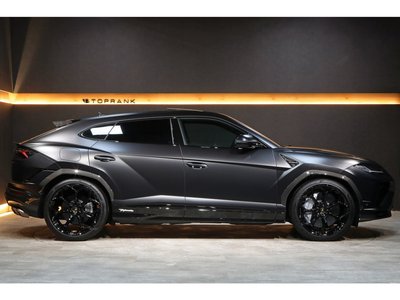 صورة 6 لـ 2023 Lamborghini URUS
