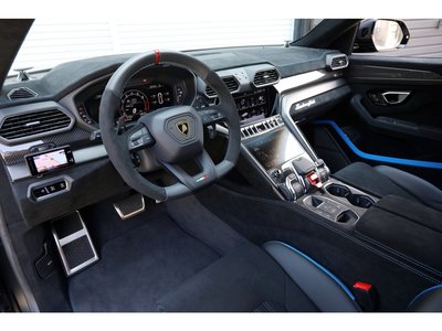 صورة 10 لـ 2023 Lamborghini URUS