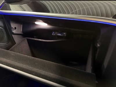 2025 Mercedes-BENZ GLC — миниатюра 36