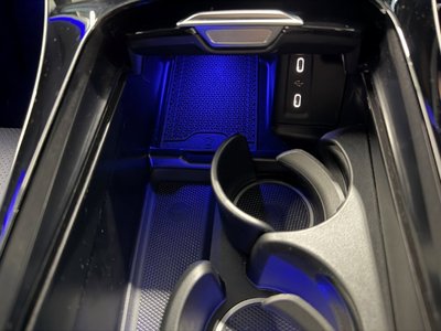 2025 Mercedes-BENZ GLC — миниатюра 37