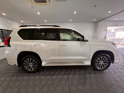 TOYOTA LAND CRUISER PRADO - 10