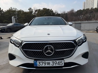 MERCEDES-BENZ E-CLASS - 1