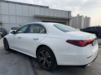 MERCEDES-BENZ E-CLASS - 3