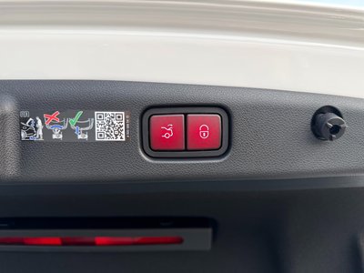 MERCEDES-BENZ E-CLASS - 9