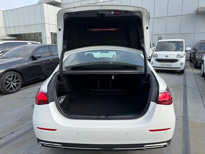 MERCEDES-BENZ E-CLASS - 4