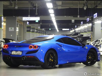 FERRARI F8 TRIBUTO - 2
