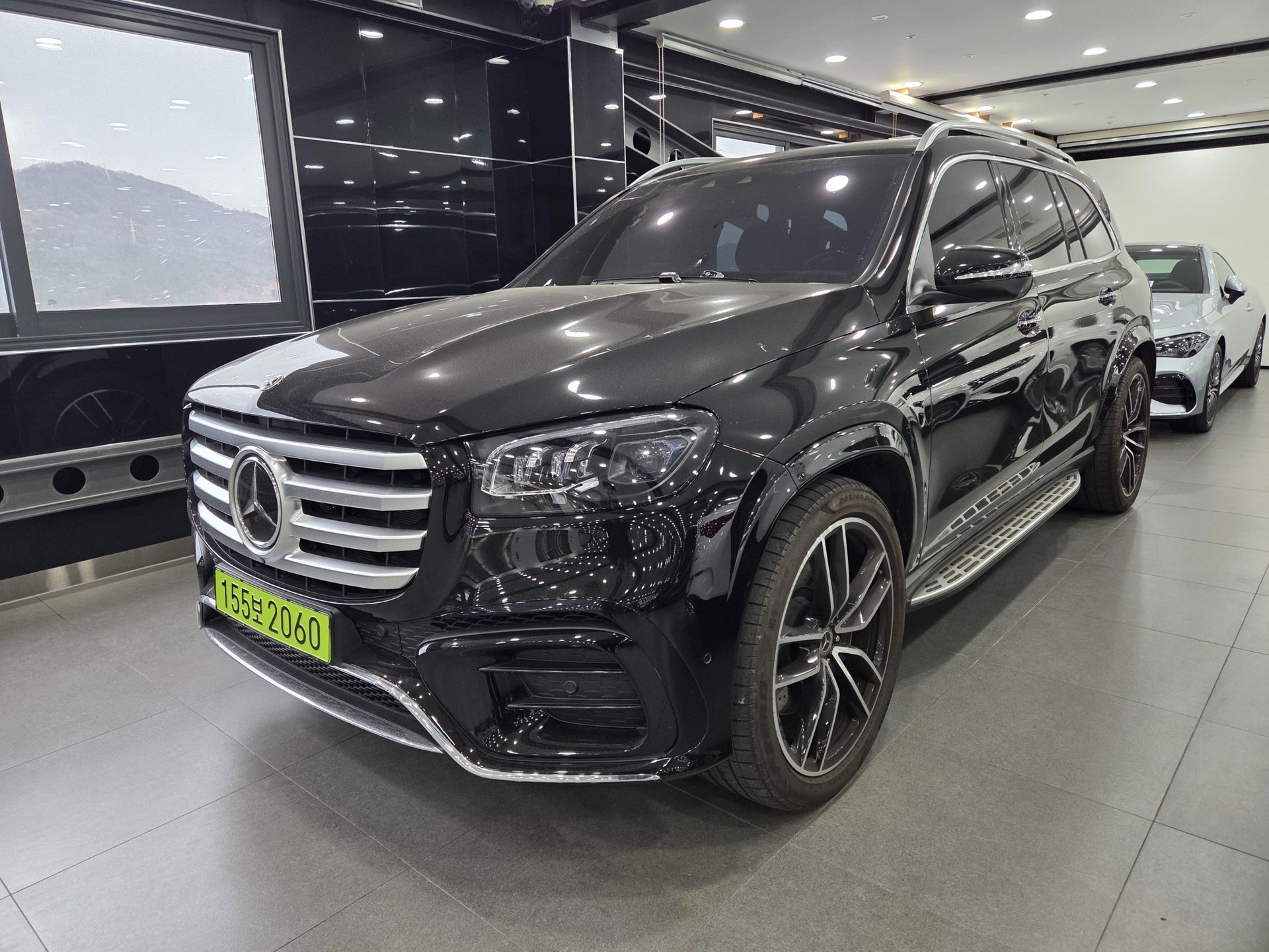MERCEDES-BENZ GLS - View 1