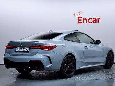 2025 BMW 4 SERIES photo 4