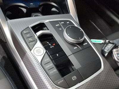 2025 BMW 4 SERIES photo 9