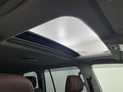 TOYOTA LAND CRUISER 200 - 3