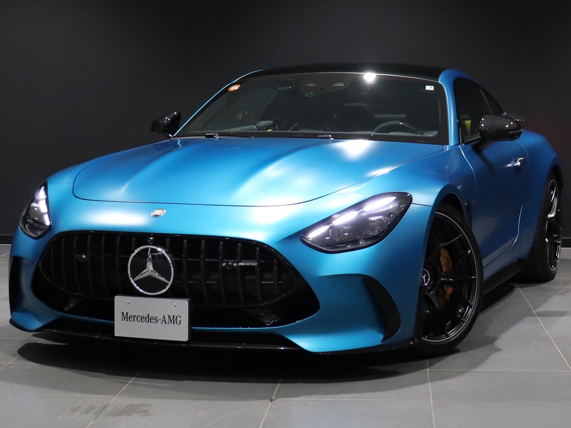 MERCEDES-BENZ GT AMG - View 1