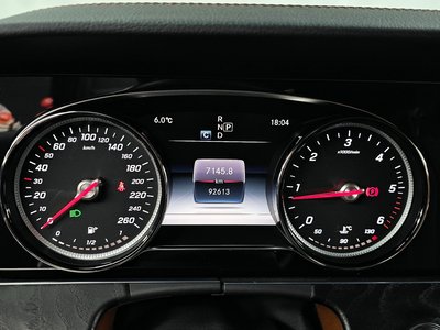 MERCEDES-BENZ E-CLASS - 8