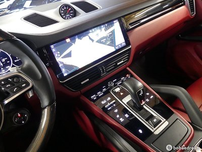 2019 Porsche CAYENNE — миниатюра 16