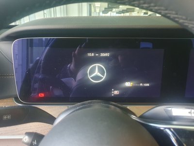 MERCEDES-BENZ E-CLASS - 8