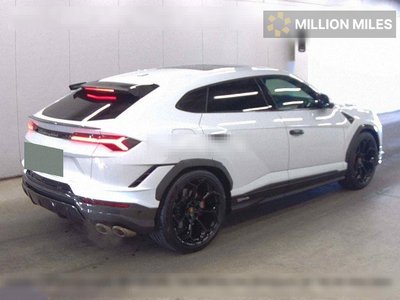 LAMBORGHINI URUS - 5