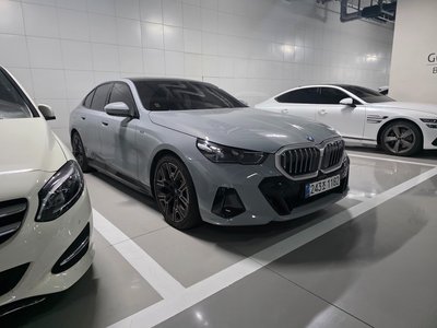 BMW 5 SERIES - 4