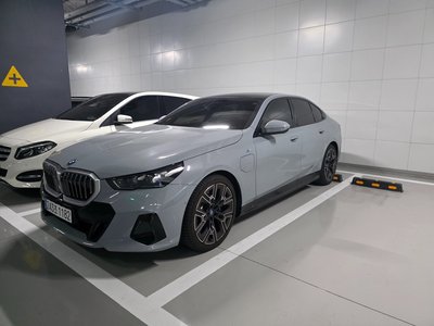 BMW 5 SERIES - 2