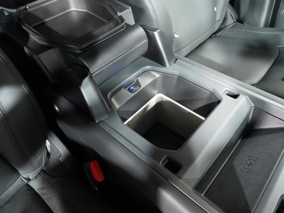 LAND ROVER DEFENDER 2025 thumbnail 23