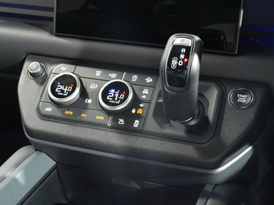 LAND ROVER DEFENDER 2025 thumbnail 11