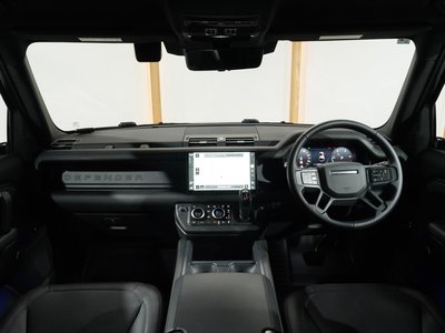 LAND ROVER DEFENDER 2025 thumbnail 2