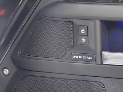 LAND ROVER DEFENDER 2025 thumbnail 4
