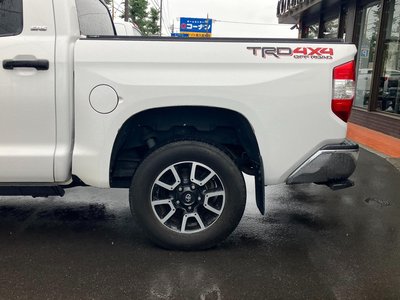 TOYOTA TUNDRA - 8