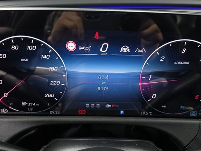 MERCEDES-BENZ E-CLASS - 8