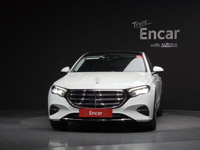 MERCEDES-BENZ E-CLASS - 2