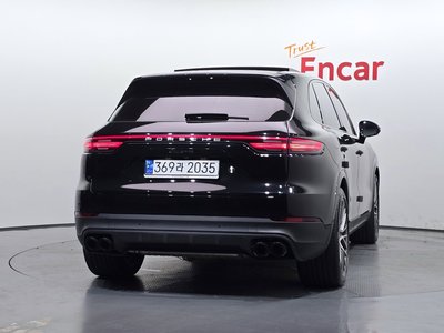 صورة 4 لـ 2023 Porsche CAYENNE