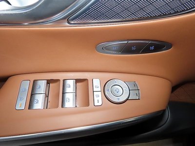 2021 Genesis GV70 — миниатюра 13