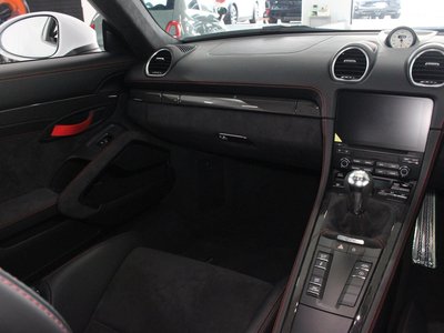 2020 Porsche 718 缩略图 39