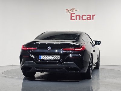 BMW 8 SERIES - 4