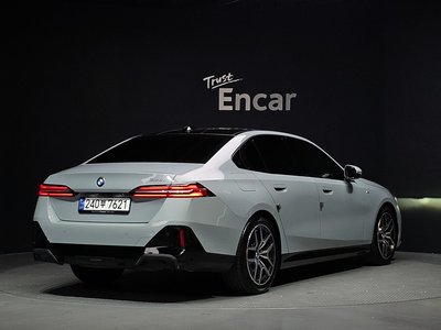 BMW 5 SERIES - 4