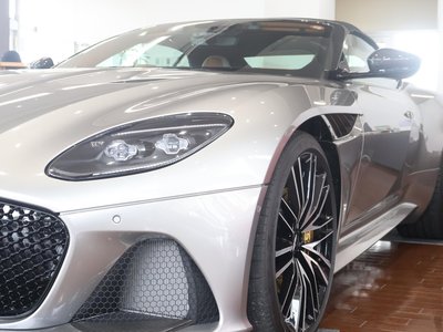 2023 Aston Martin DBS VOLANTE 照片 3