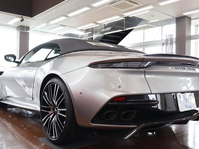 2023 Aston Martin DBS VOLANTE 照片 14