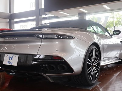 2023 Aston Martin DBS VOLANTE 照片 10
