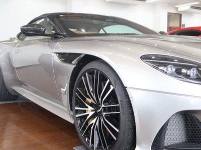 2023 Aston Martin DBS VOLANTE 照片 8