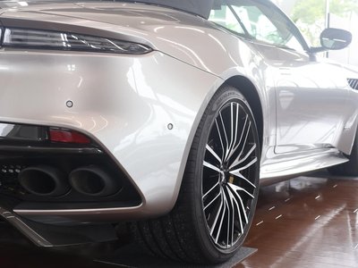 2023 Aston Martin DBS VOLANTE 照片 12